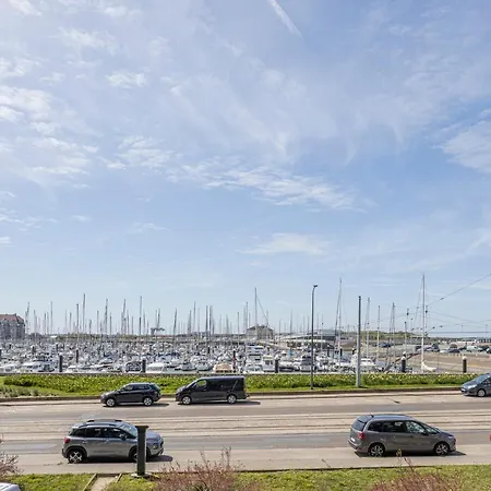 Apartment Spinnaker 0106 *